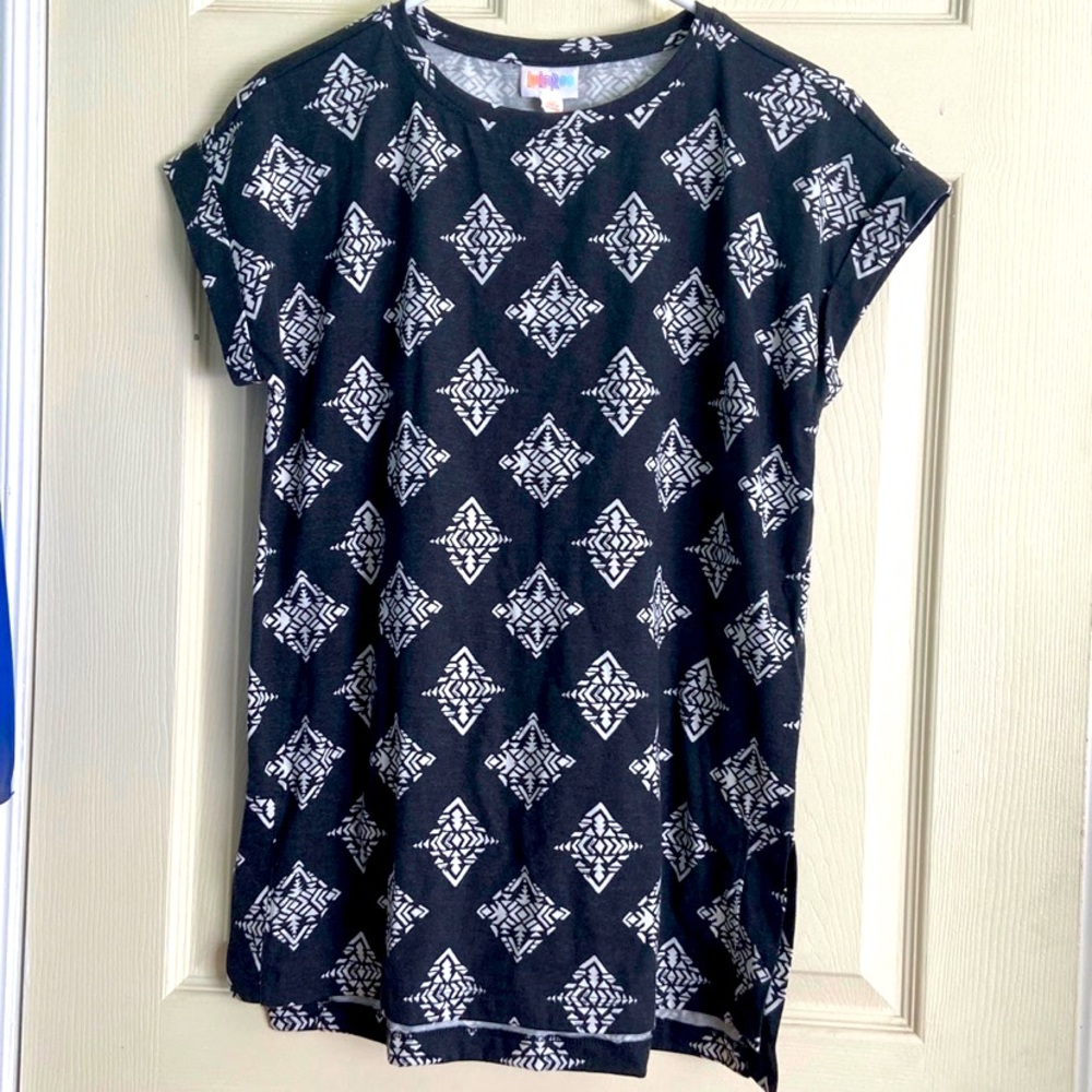LuLaRoe Leah tunic top
